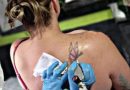 Primeira tatuadora de Niterói é referência transformar cicatrizes em arte na pele